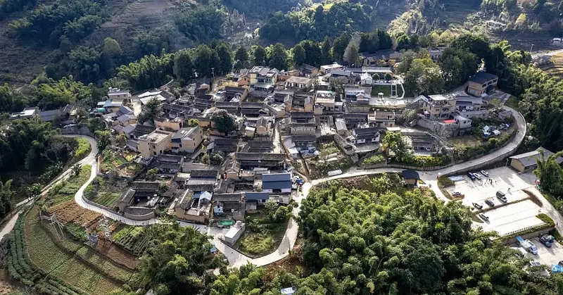 Menghai Traditional Craft Artisan